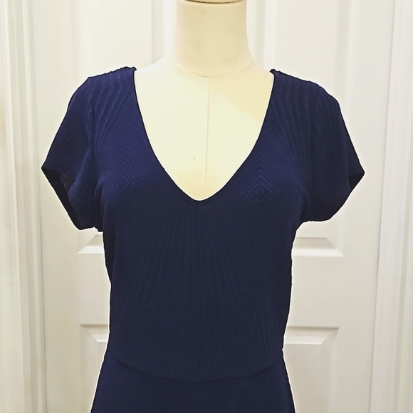 TRIXXI Clothing Company Blue V Neck A Line Short Sleeve Skater Dress Size Large - Picture 8 of 9